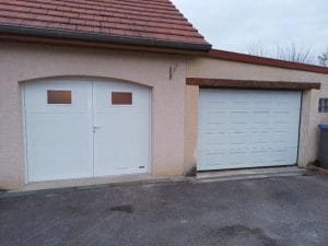 Porte de garage avec Hublot Nuits St georges