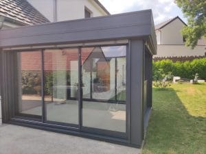 Veranda noire sur mesure en aluminium