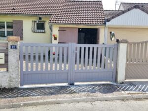 portail semi ajouré gris clair 21