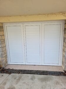 Porte de garage acier alu battante 3 vantaux Beaune