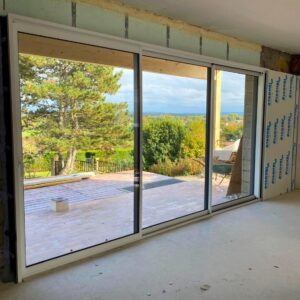 fenêtre sur mesure en alu à galandage