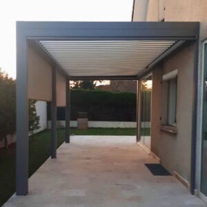 pergola bioclimatique avec screen et led Dijon