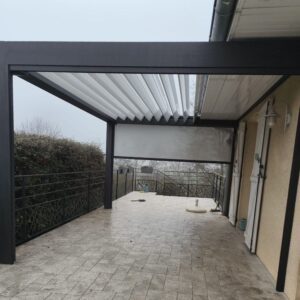 pergola bioclimatique ave screen Bonnencontre